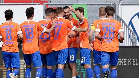 Darmstadt 98 siegte in Kiel und verhinderte den direkten Holstein-Aufstieg.