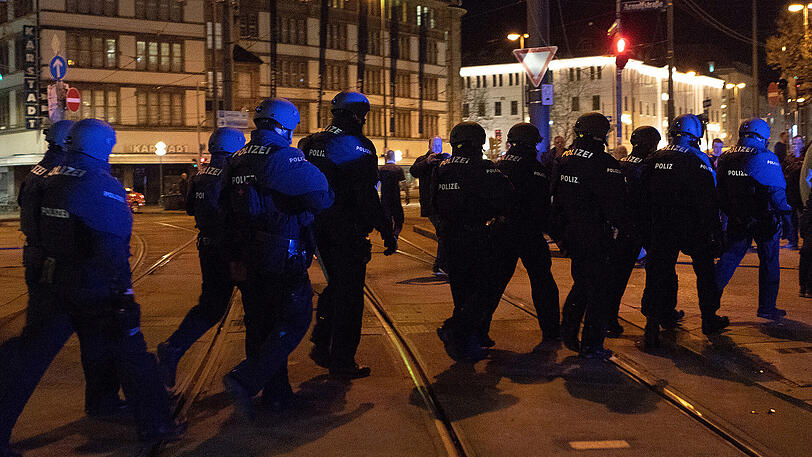 Schreckensszenario Terroranschlag - die Münchner Polizei probt den Ernstfall in einer mehrstündigen Übung am Hauptbahnhof - die Bilder.