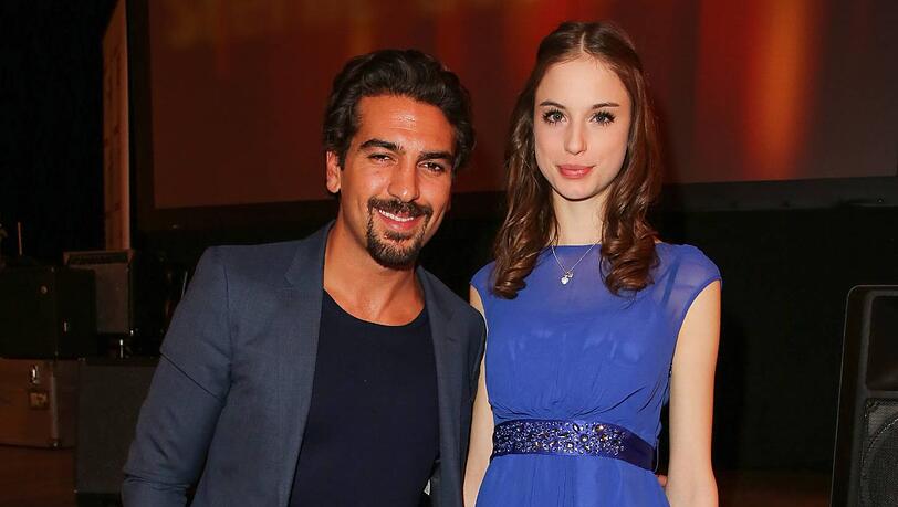 Elyas M'Barek und die Gewinnerin des AZ-Wettbewerbs "Schöne Münchnerin" Marie. Elyas M'Barek und die Gewinnerin des AZ-Wettbewerbs "Schöne Münchnerin" Marie.
