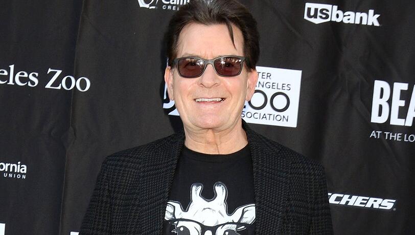Charlie Sheen arbeitete für "Bookie" Jahre nach ihrem großen "Two and a Half Man"-Streit wieder mit Produzent und Serienmacher Chuck Lorre (nicht im Bild) zusammen. Charlie Sheen arbeitete für "Bookie" Jahre nach ihrem großen "Two and a Half Man"-Streit wieder mit Produzent und Serienmacher Chuck Lorre (nicht im Bild) zusammen.