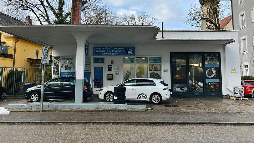 Diese ehemalige Tankstelle in der Lutzstraße gibt es schon seit über 100 Jahren. Sie ist die älteste als Baudenkmal erfasste Tankstelle in ganz Bayern. Diese ehemalige Tankstelle in der Lutzstraße gibt es schon seit über 100 Jahren. Sie ist die älteste als Baudenkmal erfasste Tankstelle in ganz Bayern.
