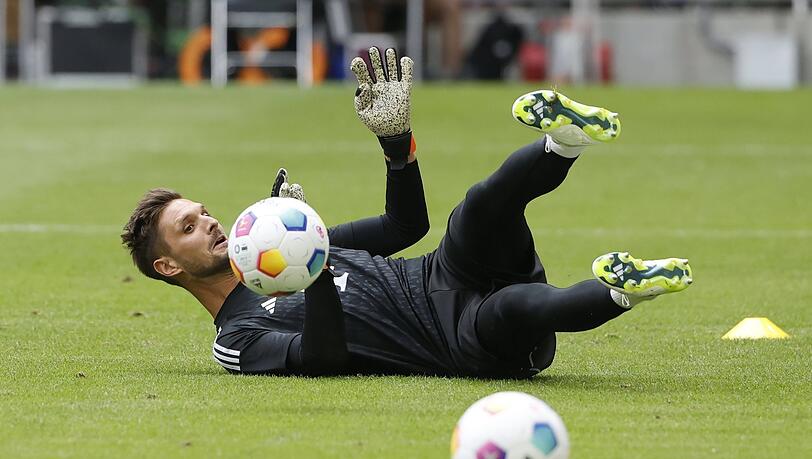 "Ich würde mich freuen, wenn es noch ein, zwei Jährchen weitergeht", sagt der FC-Bayern-Ersatzkeeper Sven Ulreich.
