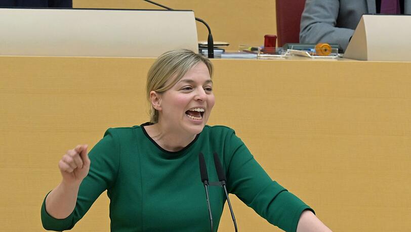 Katharina Schulze greift mit klaren Forderungen in die Debatte um eine Social-Media-Altersgrenze ein. (Archivbild)