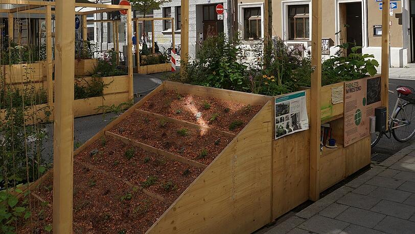 Parklets schaffen an der Schwanthalerhöhe mehr Platz für Pflanzen. Parklets schaffen an der Schwanthalerhöhe mehr Platz für Pflanzen.