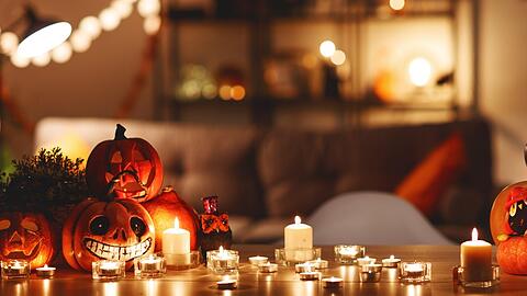 Mit der richtigen Deko macht Halloween gleich viel mehr Spaß.