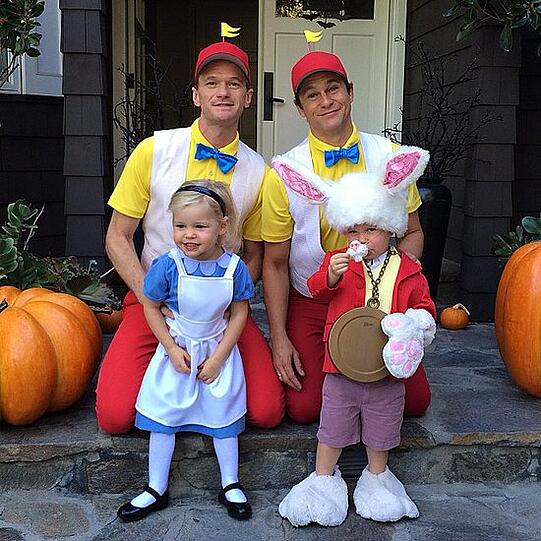 Süße Halloween-Familie: Neil Patrick Harris mit seinem Lebensgefährten David Burtka und ihren gemeinsamen Kindern