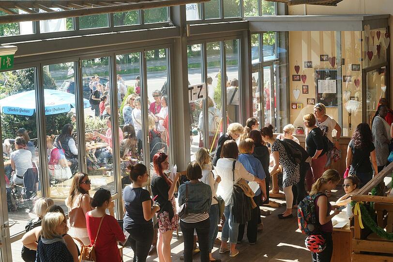 Weitere Bilder der Demonstration der Erzieherinnen und Erzieher am Montag in München