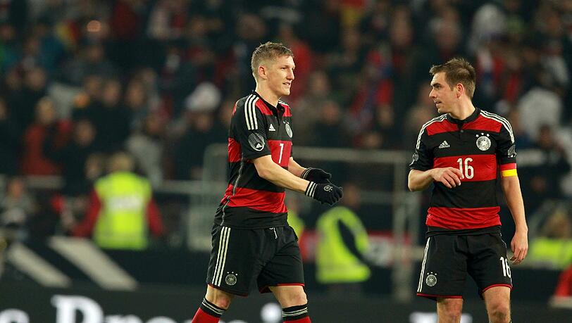 Bastian Schweinsteiger (l) und Philipp Lahm sorgen für Stabilität im DFB-Mittelfeld. Bastian Schweinsteiger (l) und Philipp Lahm sorgen für Stabilität im DFB-Mittelfeld.