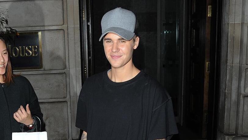 Justin Bieber lässt seinen Immobilienmakler nach einem Haus ohne Nachbarn suchen. Justin Bieber lässt seinen Immobilienmakler nach einem Haus ohne Nachbarn suchen.