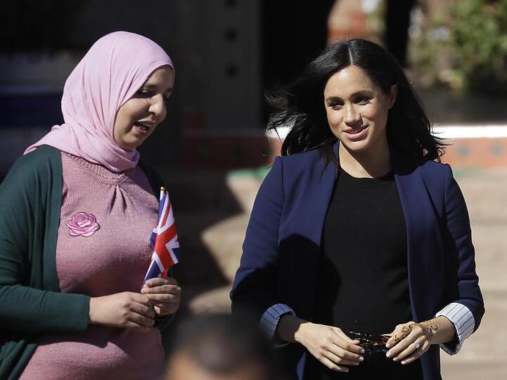 Herzogin Meghan besuchte ein Internat während ihrer Marokko-Reise mit ihrem Mann, dem britischen Prinzen.