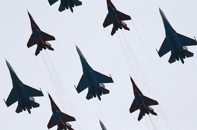 Russische Kampfjets griffen erneut wichtige Standpunkte des IS an. (Archivbild)