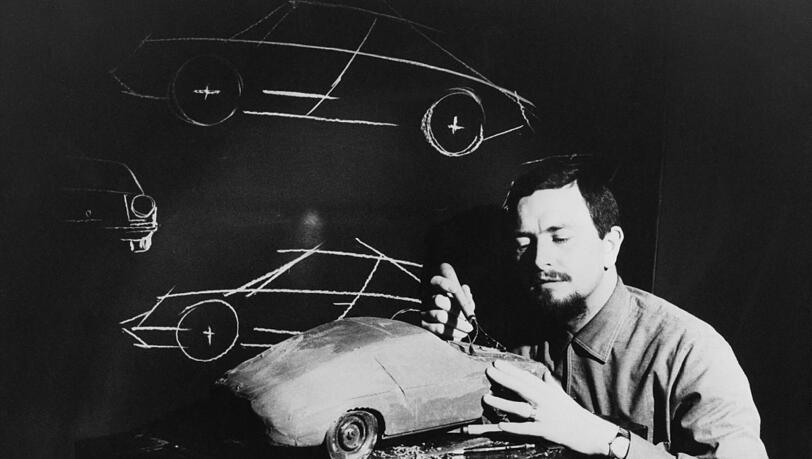 Er entwarf Anfang der 1960er Jahre den legendären Porsche 911, der zu einem der erfolgreichsten Sportwagen der Automobilgeschichte wurde. Am Donnerstag, den 05.04.2012, ist er im Alter von 76 Jahren in Salzburg gestorben: Autodesigner Ferdinand Alexander Porsche. Das teilte die Porsche AG in Stuttgart mit. Er entwarf Anfang der 1960er Jahre den legendären Porsche 911, der zu einem der erfolgreichsten Sportwagen der Automobilgeschichte wurde. Am Donnerstag, den 05.04.2012, ist er im Alter von 76 Jahren in Salzburg gestorben: Autodesigner Ferdinand Alexander Porsche. Das teilte die Porsche AG in Stuttgart mit.