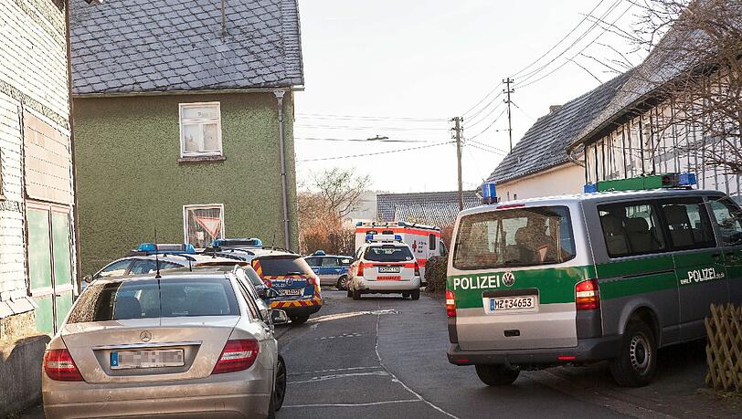 Vor diesem Hof kam es zu der Schießerei Vor diesem Hof kam es zu der Schießerei