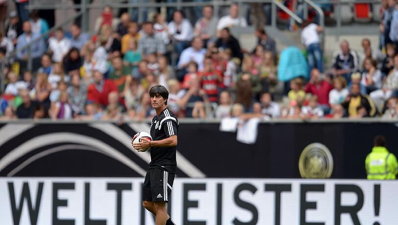 Der höchste Sieg für Jogi Löw als Nationaltrainer war ein 13:0 gegen San Marino. Zum Allzeit-Rekord fehlten da noch ein paar Tore. Der höchste Sieg für Jogi Löw als Nationaltrainer war ein 13:0 gegen San Marino. Zum Allzeit-Rekord fehlten da noch ein paar Tore.