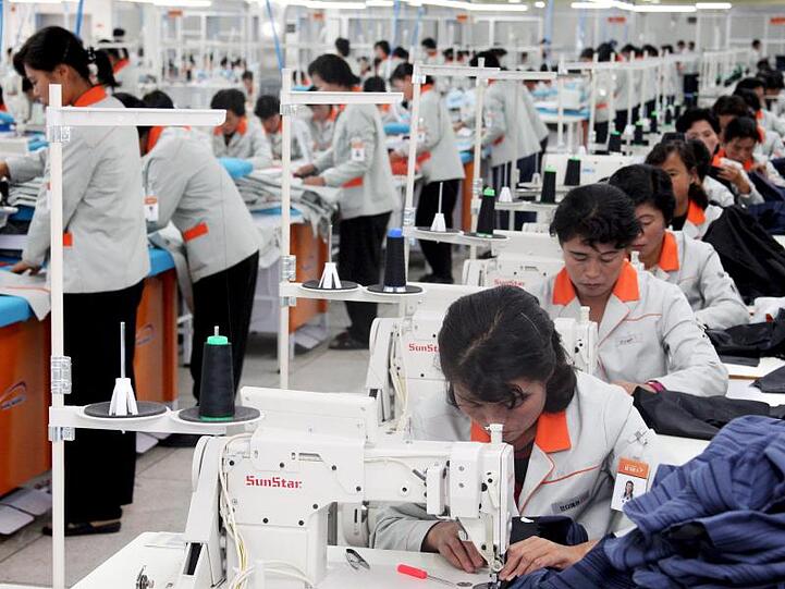 In der inzwischen aufgelösten Sonderwirtschaftszone Kaesong produzierten nordkoreanische Arbeiter für südkoreanische Firmen. Auch diese Einnahmen fehlen dem Land.