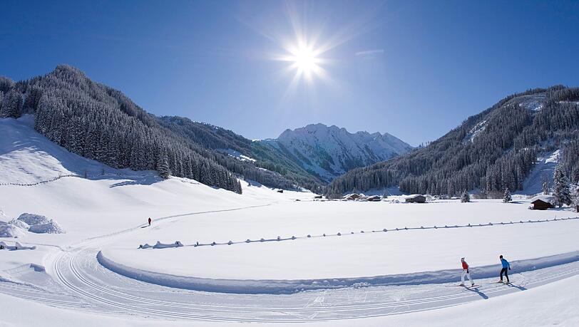 Tirol bietet mit seinen zehn speziellen Langlaufgebieten sensationelle Kulissen für Sportler und Genießer. Tirol bietet mit seinen zehn speziellen Langlaufgebieten sensationelle Kulissen für Sportler und Genießer.