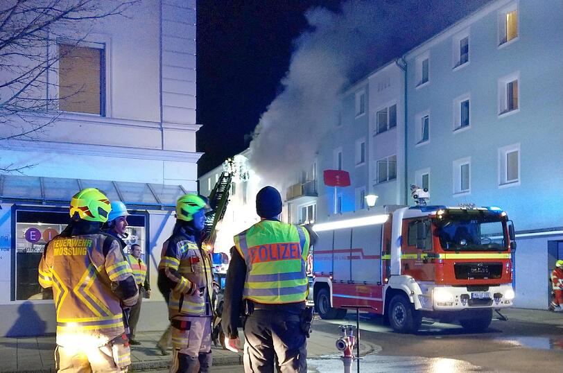 Bei dem Brand in Mühldorf wurden insgesamt sechs Menschen verletzt.