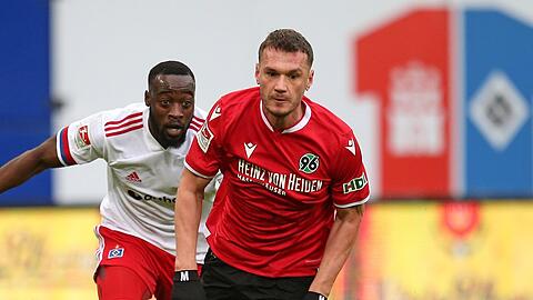 Baris Basdas (r.) im Trikot von Hannover 96.