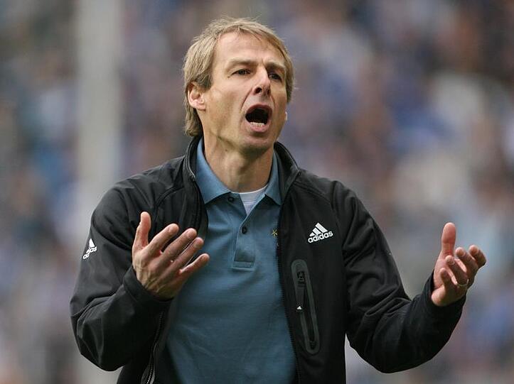 Von der Seitenlinie auf die Presse-Tribüne: Ex-Bundestrainer Jürgen Klinsmann fungiert bei der WM in Südafrika als TV-Experte.