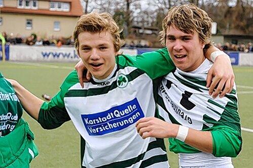 Zwei Jugend-Nationalspieler auf dem Sprung zur Profi-Karriere: Johannes Geis (links) und Felix Klaus gehören zum Kader in Duisburg, sitzen gegen den MSV zumindest auf der Bank.