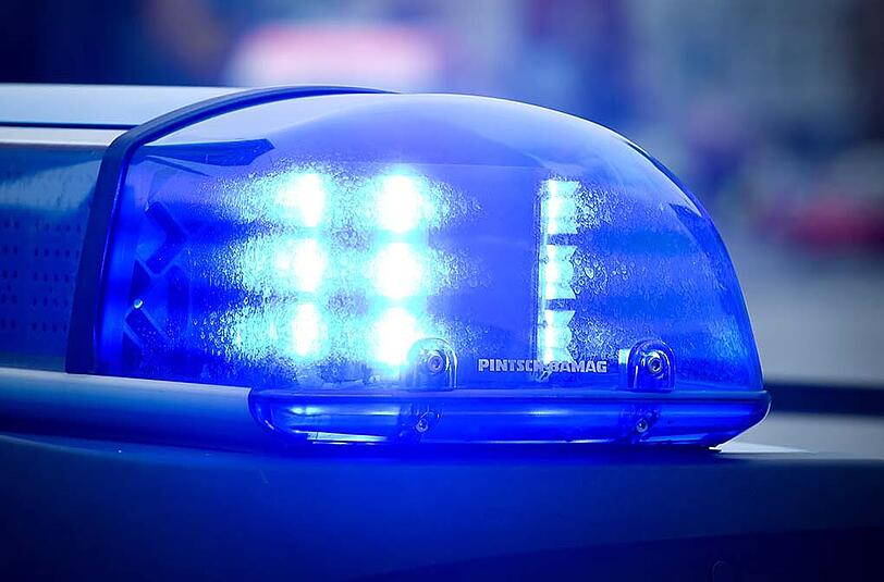 Wieso der 27-Järhige die Straße überqueren wollte ist nicht bekannt.