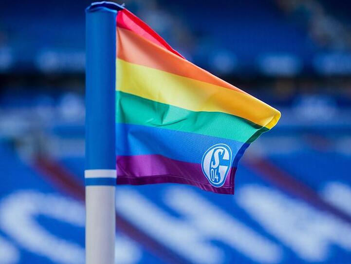 Schalke bekennt sich vor dem Spiel gegen Paderborn gegen Rassismus.