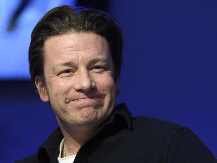 Ganz auf Fleisch verzichten? Das ist nichts für den britischen Fernehkoch Jamie Oliver.