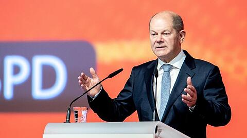 "Die neue Regierung wird im ersten Jahr (...) alle Weichen stellen, damit Deutschland nicht eine Stromlücke hat": Olaf Scholz spricht beim 7. Ordentlichen Gewerkschaftskongress der IG BCE in Hannover.