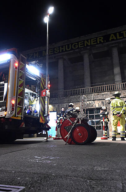 Einsatzkräfte vor dem Haus der Kunst in München Einsatzkräfte vor dem Haus der Kunst in München