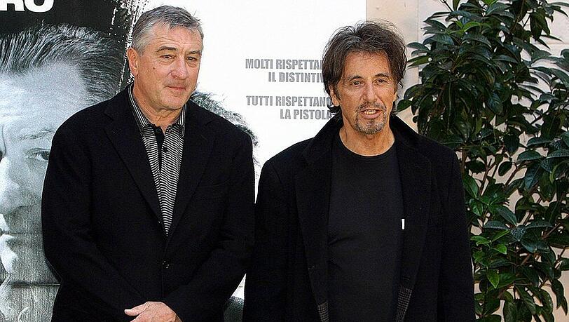 Sehen sie sich wirklich ähnlich? Al Pacino (re.) und Robert de Niro bei der Italien-Premiere des gemeinsamen Films "Righteous Kill" Sehen sie sich wirklich ähnlich? Al Pacino (re.) und Robert de Niro bei der Italien-Premiere des gemeinsamen Films "Righteous Kill"