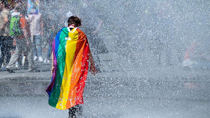 Mehr als 40 CSD-Veranstaltungen gibt es diesen Sommer in Bayern. (Archivbild) Mehr als 40 CSD-Veranstaltungen gibt es diesen Sommer in Bayern. (Archivbild)