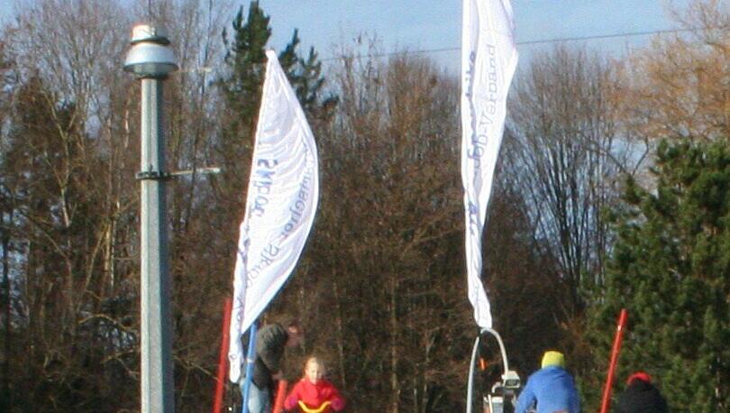 Eishockey, Eiskunstlauf, Skibob, die Mandolin-Showtruppe und die Eislaufkids - das sind nur ein paar der Attraktionen, die die Besucher beim Eisfestival erleben können. Eishockey, Eiskunstlauf, Skibob, die Mandolin-Showtruppe und die Eislaufkids - das sind nur ein paar der Attraktionen, die die Besucher beim Eisfestival erleben können.