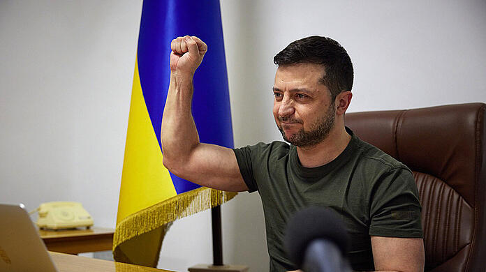 Der Präsident der Ukraine Wolodymyr Selenskyj hat angedeutet, dass er bereit wäre, um eine Neutralität der Ukraine zu verhandeln.
