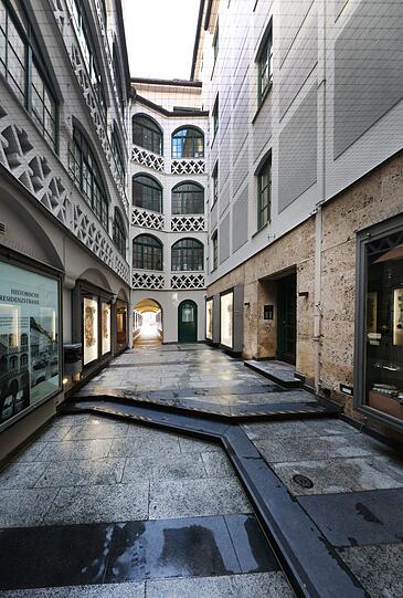 Wunderschön: die spätgotischen Arkaden im Hof Residenzstraße 13.