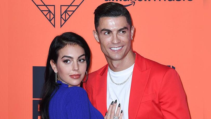 Cristiano Ronaldo und seine Partnerin Georgina Rodriguez feiern mit ihren fünf Kindern Weihnachten.