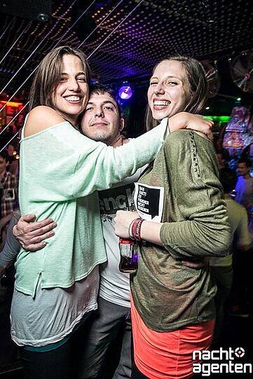 Feinsten Deep House und ausgelassene Stimmung gab es am Samstag im 8 Below. Mehr Fotos von dieser Party auf: www.nachtagenten.de