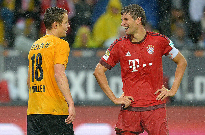Gute Laune beim Benefizspiel: Müller und Müller im Gespräch.