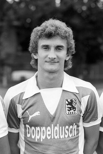 Auch beim Lokalrivalen hielt man sich schöne Frisuren. Hier Rudi Völler