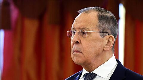 Ohne Erleichterungen für eigene Agrarexporte will Russlands Außenminister Lawrow das Getreideabkommen nicht verlängern.