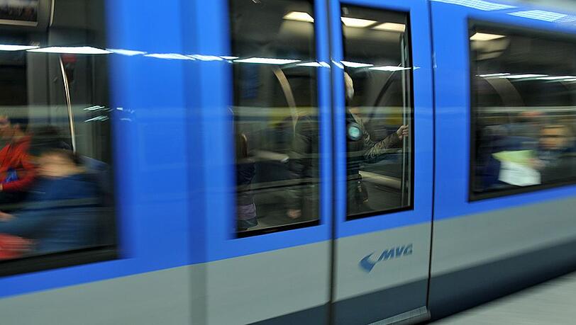 Ein 12-Jähriger fiel direkt vor die einfahrende U-Bahn.