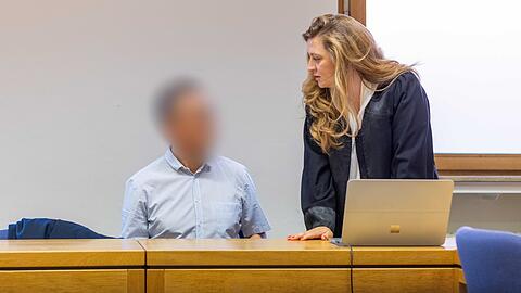 Der Angeklagte hat die Statik der Brückenkonstruktion berechnet.