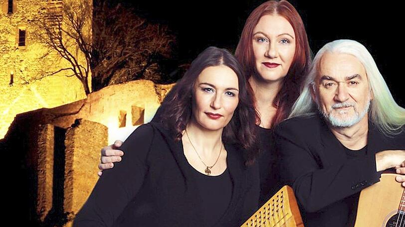 "D'Raith-Schwestern und da Blaimer" treten am Montag in Landshut in der Residenz auf. Die AZ hat sich vorab mit Susi Raith (links) unterhalten.