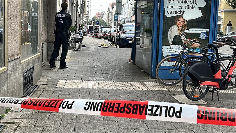 Die Einsatzkräfte sind weiter vor Ort. Die Einsatzkräfte sind weiter vor Ort.