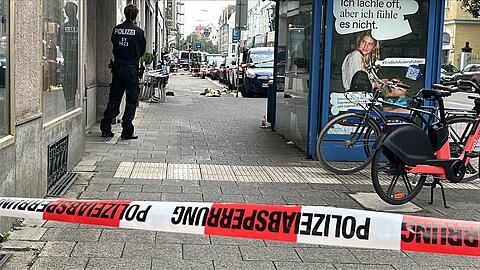 Die Einsatzkr&auml;fte sind weiter vor Ort.