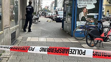 Weil ein Mann in der Belgradstra&szlig;e in Schwabing mit einer Pistole hantiert haben soll, war am 18. August ein Gro&szlig;aufgebot der Polizei anger&uuml;ckt. Es stellte sich heraus, dass es sich dabei um einen 14-J&auml;hrigen mit einer Softair-Waffe handelt.