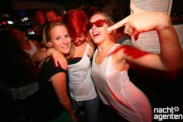 "Garden and Restaurant" im Crown's Club am Samstag, den 8. September. Alle Bilder von dieser Party gibts hier: www.nachtagenten.de.