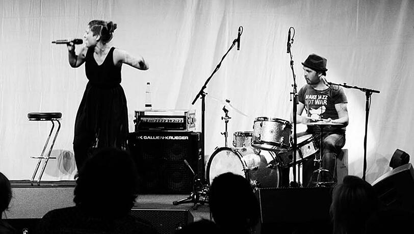 „Katrin Sofie F. und der Däne“ mit ihrem Sprechgesang Spoken Beat. „Katrin Sofie F. und der Däne“ mit ihrem Sprechgesang Spoken Beat.