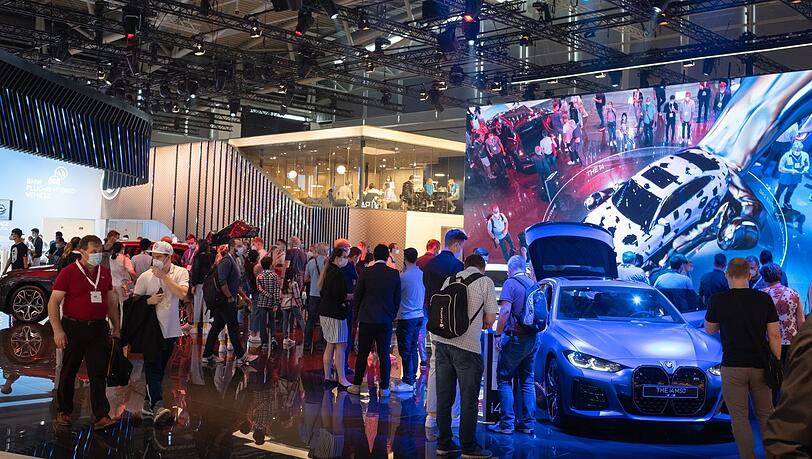 Großer Andrang am Stand von BMW.