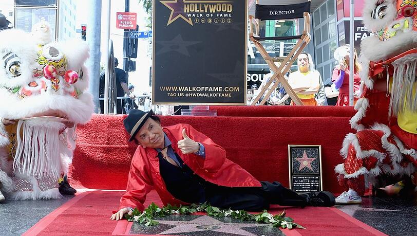 James Hong feiert seinen Stern auf dem Walk of Fame.
