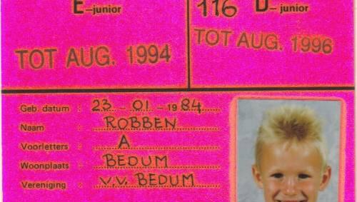 Robbens erster Spielerpass: Für den VV Bedum heute Gold wert. Robbens erster Spielerpass: Für den VV Bedum heute Gold wert.